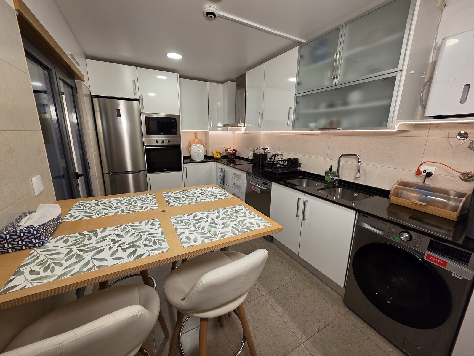 Survana kitchen