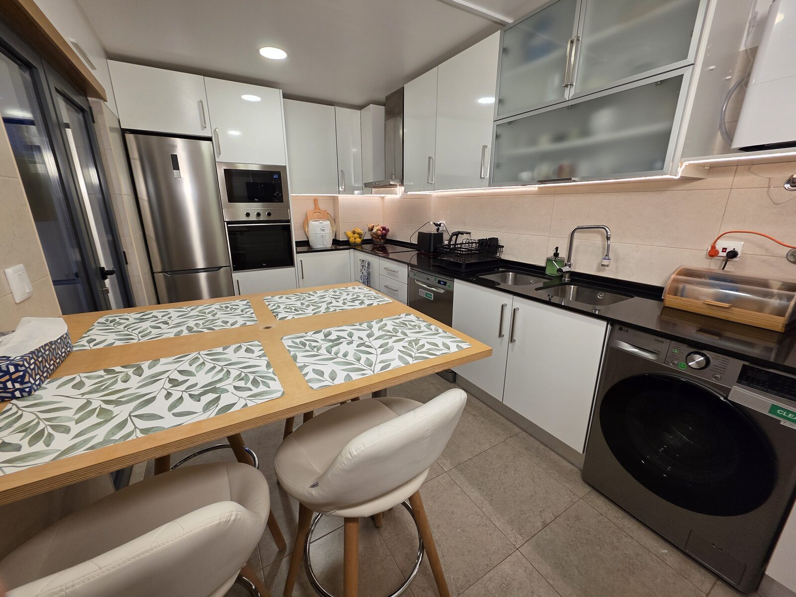 Survana kitchen
