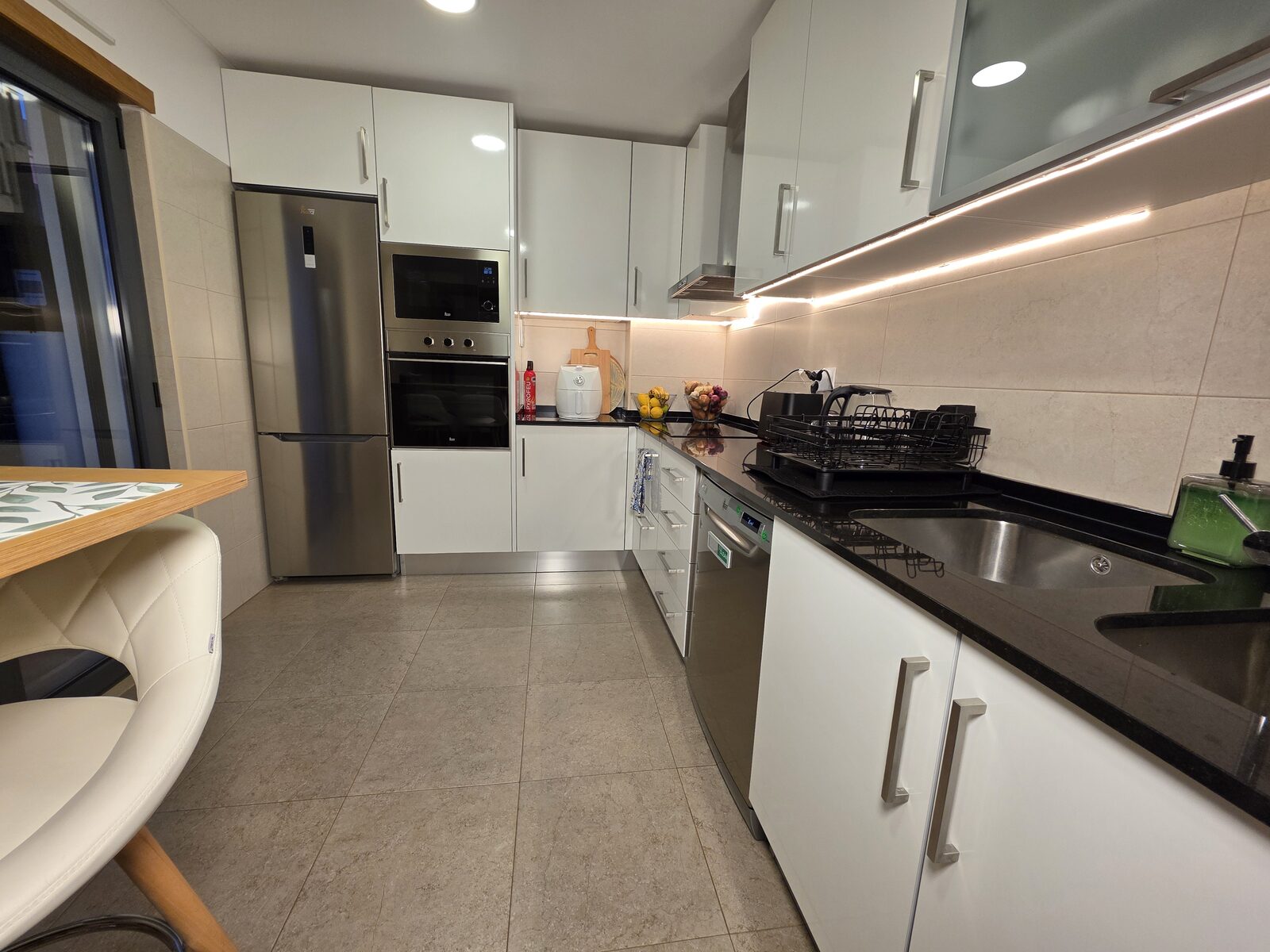 Survana kitchen