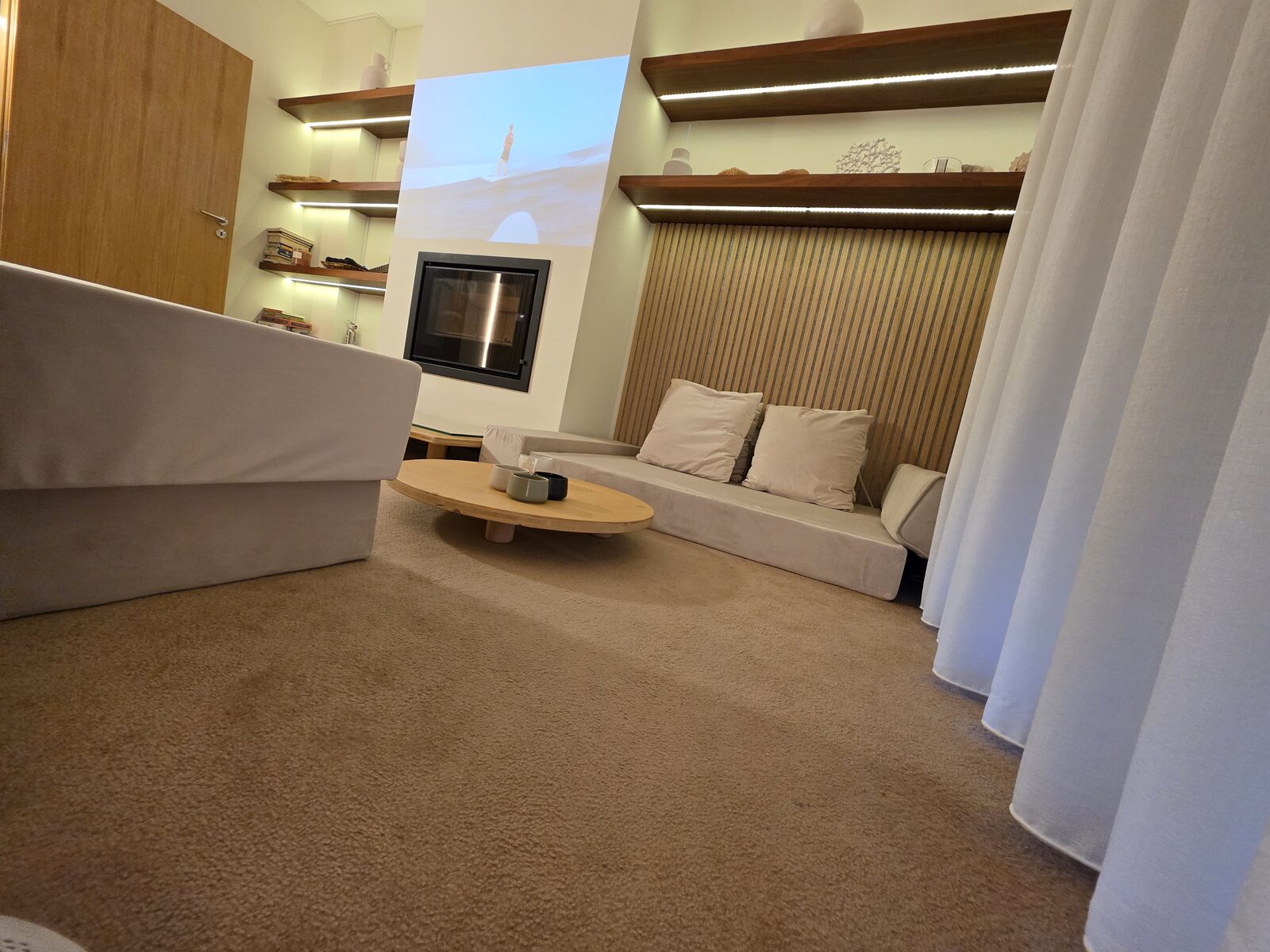 Survana living room